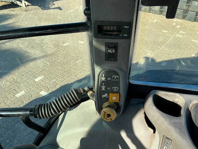 1999 new holland ts110 vierwielaangedreven landbouwtractor - afbeelding 25 van  43