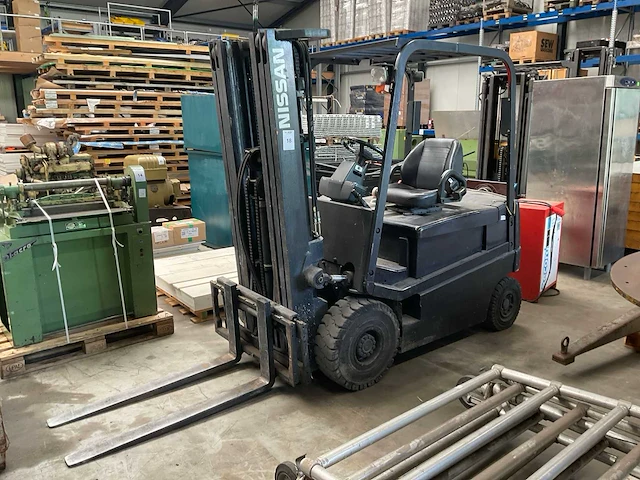 1999 nissan 002l25cu vorkheftruck - afbeelding 1 van  14