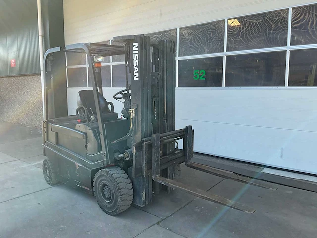 1999 nissan elektrische vorkheftruck - afbeelding 1 van  16