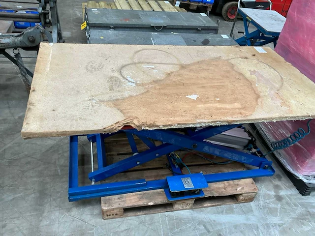 1999 quarrate supporto elevatore pneumatische schaarheftafel - afbeelding 3 van  10