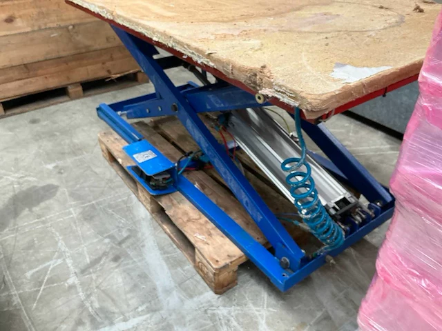 1999 quarrate supporto elevatore pneumatische schaarheftafel - afbeelding 8 van  10