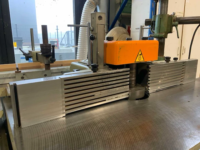 1999 scm t 130 n tafelfreesmachine - afbeelding 11 van  16