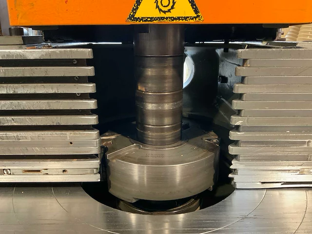 1999 scm t 130 n tafelfreesmachine - afbeelding 12 van  16