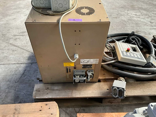 1999 staubli rx90 hp industriële robot - afbeelding 8 van  18