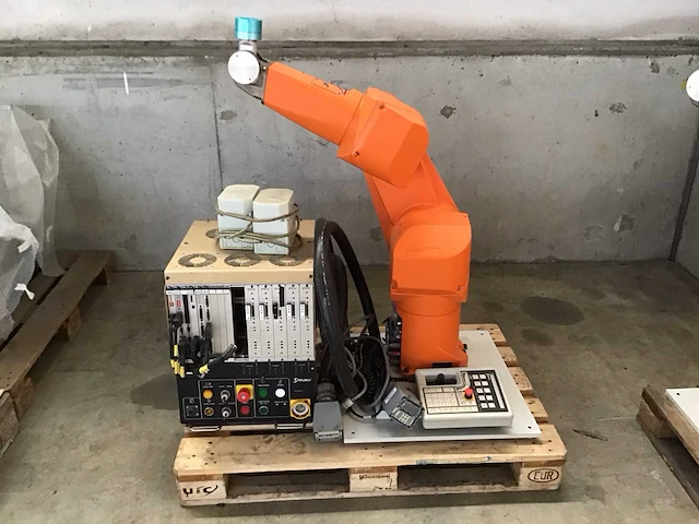 1999 staubli rx90 hp industriële robot - afbeelding 1 van  18