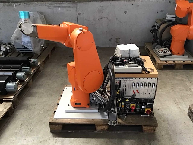 1999 staubli rx90 hp industriële robot - afbeelding 1 van  18