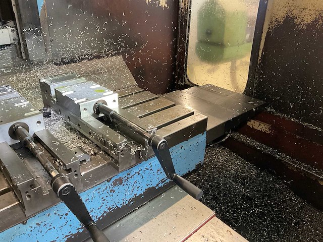 1999 supermax ycm-v65a cnc freesmachine - afbeelding 9 van  25