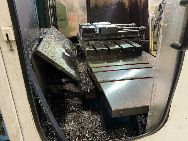 1999 supermax ycm-v65a cnc freesmachine - afbeelding 15 van  25