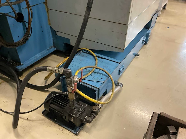 1999 supermax ycm-v65a cnc freesmachine - afbeelding 21 van  25