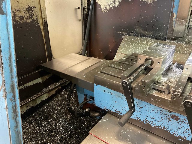 1999 supermax ycm-v65a cnc freesmachine - afbeelding 18 van  25