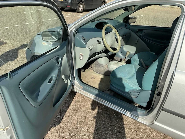1999 toyota yaris personenauto - afbeelding 13 van  27