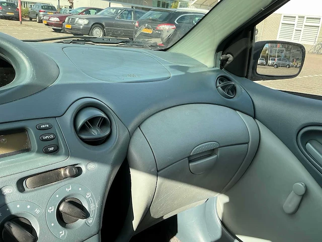 1999 toyota yaris personenauto - afbeelding 20 van  27