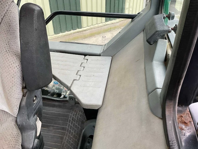 1999 valtra-valmet 8150 hi-tech vierwielaangedreven landbouwtractor - afbeelding 15 van  33