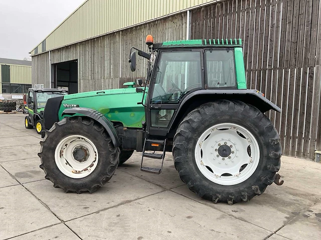 1999 valtra-valmet 8150 hi-tech vierwielaangedreven landbouwtractor - afbeelding 32 van  33