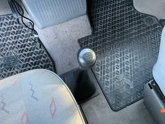1999 volkswagen multivan syncro 4x4 kampeerbus, t-930-ks - afbeelding 15 van  40