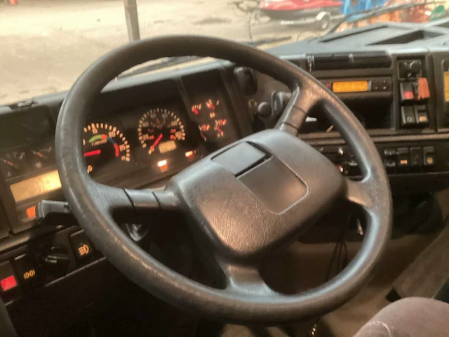 1999 volvo fh12 vrachtwagen - afbeelding 7 van  17