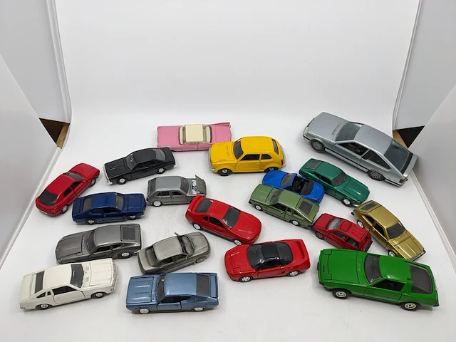 19x miniatuur o.a. dinky toys, yonezawa toys, gama - afbeelding 12 van  23