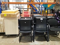 19x vergaderstoel, 1x verrijdbare kast en folderrek - afbeelding 7 van  12