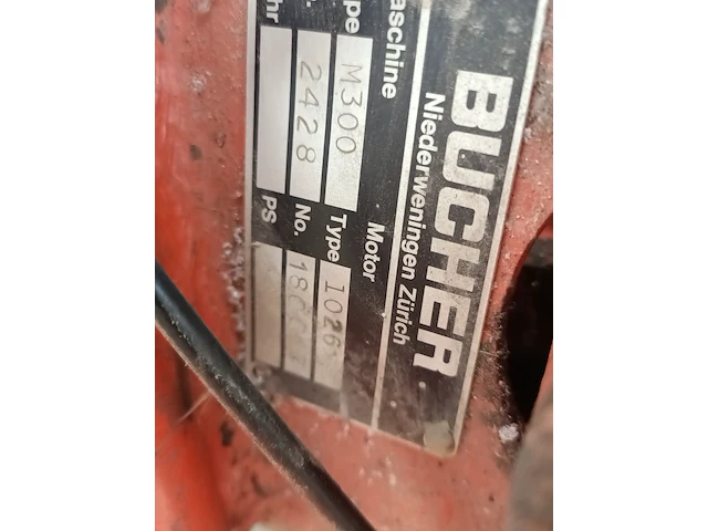 1assige tractor, bucher, m300 - afbeelding 2 van  12