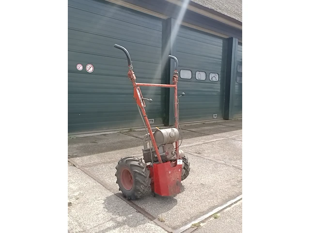 1assige tractor, bucher, m300 - afbeelding 1 van  12