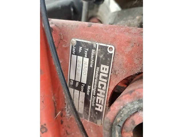 1assige tractor, bucher, m300 - afbeelding 12 van  12