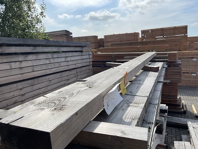 1x douglas planken fijnbezaagd, 75x200mm, lengte 400cm - afbeelding 1 van  3