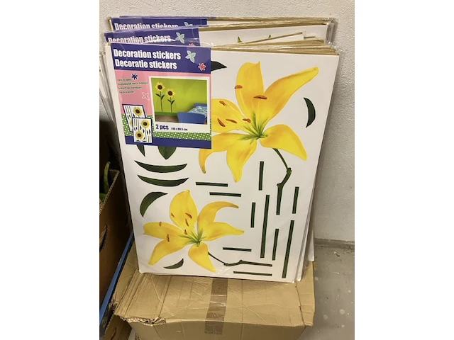 2 decoratiesticker gele bloem - afbeelding 2 van  5