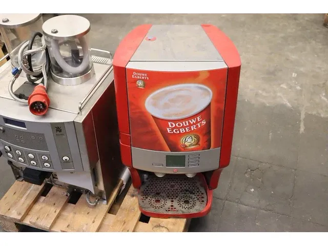 2 diverse koffiemachines - afbeelding 2 van  2