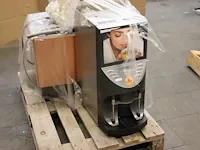 2 diverse koffiemachines - afbeelding 1 van  3