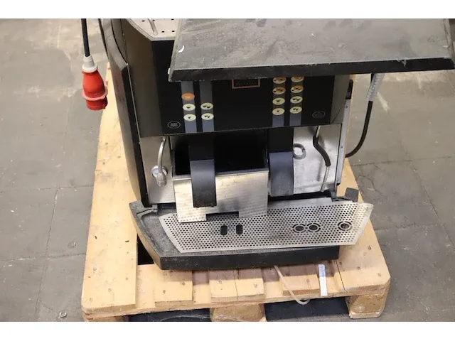 2 diverse koffiemachines - afbeelding 2 van  3