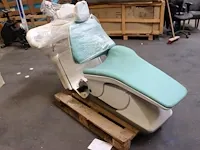 2 diverse tandartsstoelen - afbeelding 4 van  9