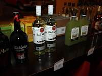 2 flessen bacardi rum - afbeelding 2 van  2