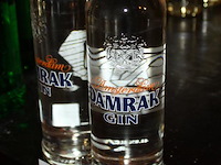 2 flessen gin damrak amsterdam - afbeelding 2 van  2