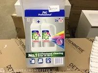 2 flessen wasmiddel vloeibaar ariel, bonte was - afbeelding 2 van  3