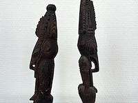 2 houten sepik beeldjes, papoea nieuw guinea, te dateren midden 20e eeuw - afbeelding 2 van  7