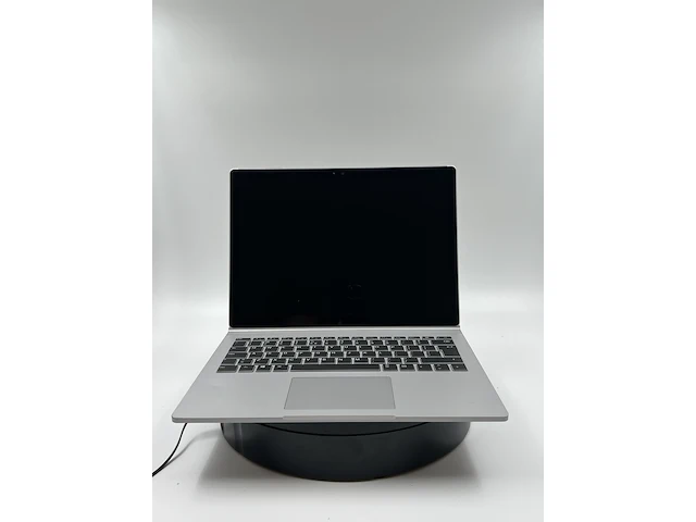 2-in-1 laptop, microsoft , surface | intel ® core™ i7-6600u | 8gb ram | 256gb | nvidia gpu - afbeelding 1 van  6