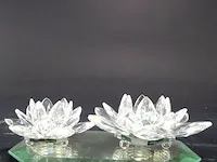 2 kristallen bloemen op spiegelschaal - afbeelding 2 van  5