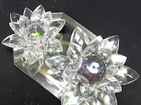 2 kristallen bloemen op spiegelschaal - afbeelding 3 van  5