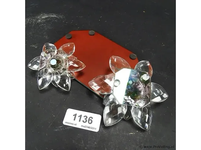 2 kristallen bloemen op spiegelschaal - afbeelding 5 van  5