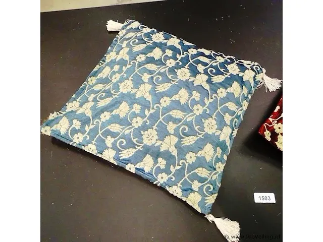 2 kussens (schoon) - afbeelding 2 van  5