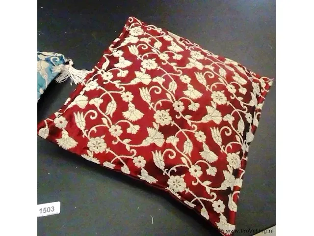 2 kussens (schoon) - afbeelding 3 van  5