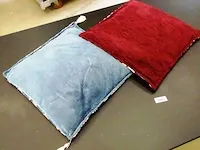 2 kussens (schoon) - afbeelding 4 van  5