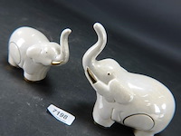 2 porseleinen olifanten - afbeelding 2 van  3