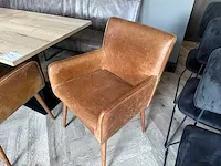 2 restauranttafels met 5 lederen fauteuils - afbeelding 5 van  7
