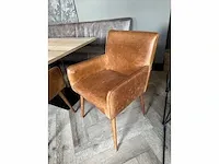 2 restauranttafels met 5 lederen fauteuils - afbeelding 6 van  7
