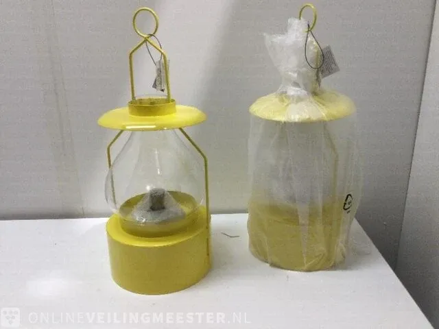 2 stevige olielampen geel - afbeelding 1 van  2