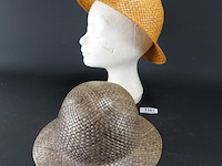 2 strohoeden - afbeelding 1 van  5