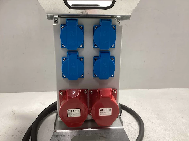 2 x 400 volt en 4 x 230 volt - verdeelblok - afbeelding 2 van  4