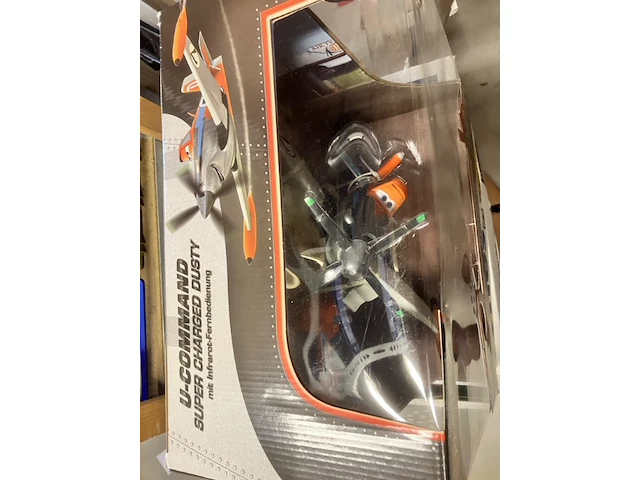 2 x disney vliegtuig op batterijen, werking onbekend - afbeelding 4 van  5