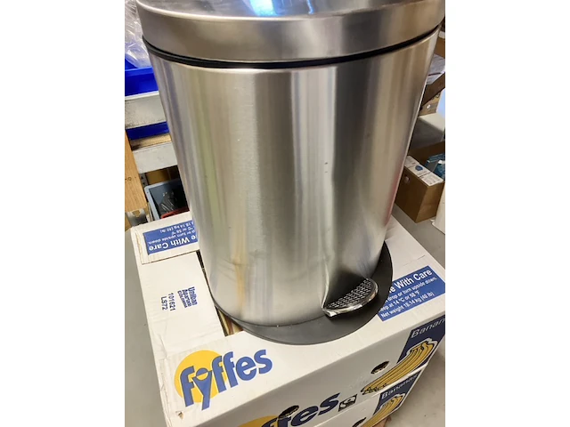 2 x pedaalemmer 20 liter met binnenemmer. in beide emmers zitten een paar dutjes. - afbeelding 7 van  11